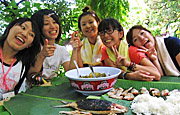 ほとんどが1人で参加。新しい友達との出会いもあります。 ほとんどが1人で参加。新しい友達との出会いもあります。