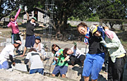 女性参加者も建設作業